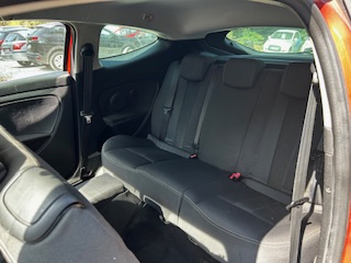 RENAULT Megane III COUPE 2.0 DCI DYNAMIQUE