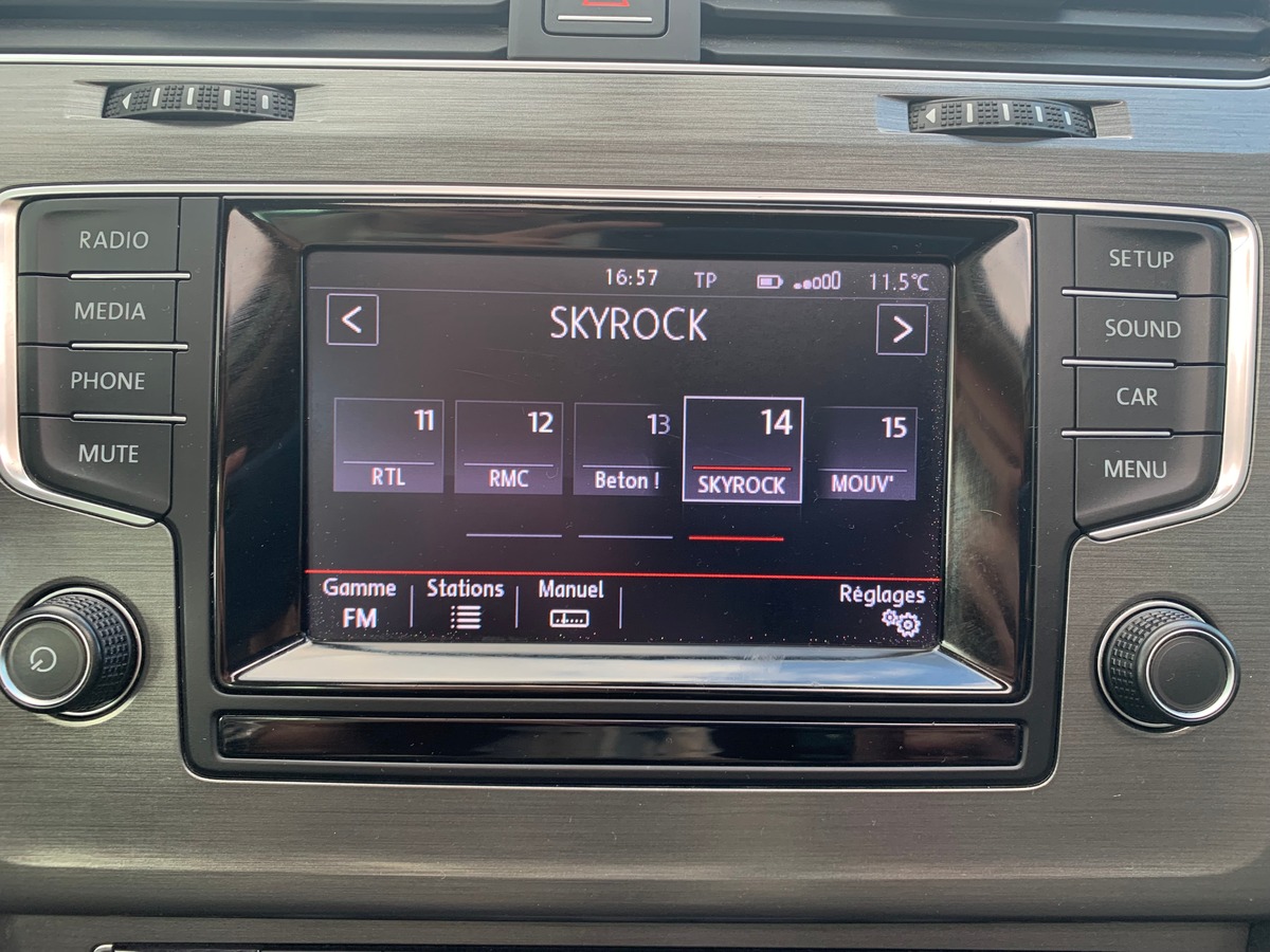 Volkswagen GOLF 7 105 ch | Confortline | Toit ouvrant | Régulateur de vitesse | Radar avant et arriére