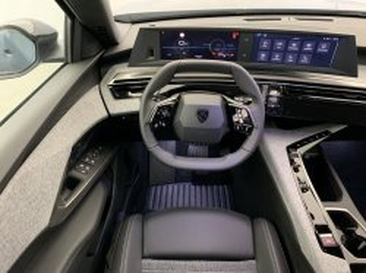 Peugeot 3008 NEW CROSSOVER 3008 Hybrid 145 e-DCS6 Allure