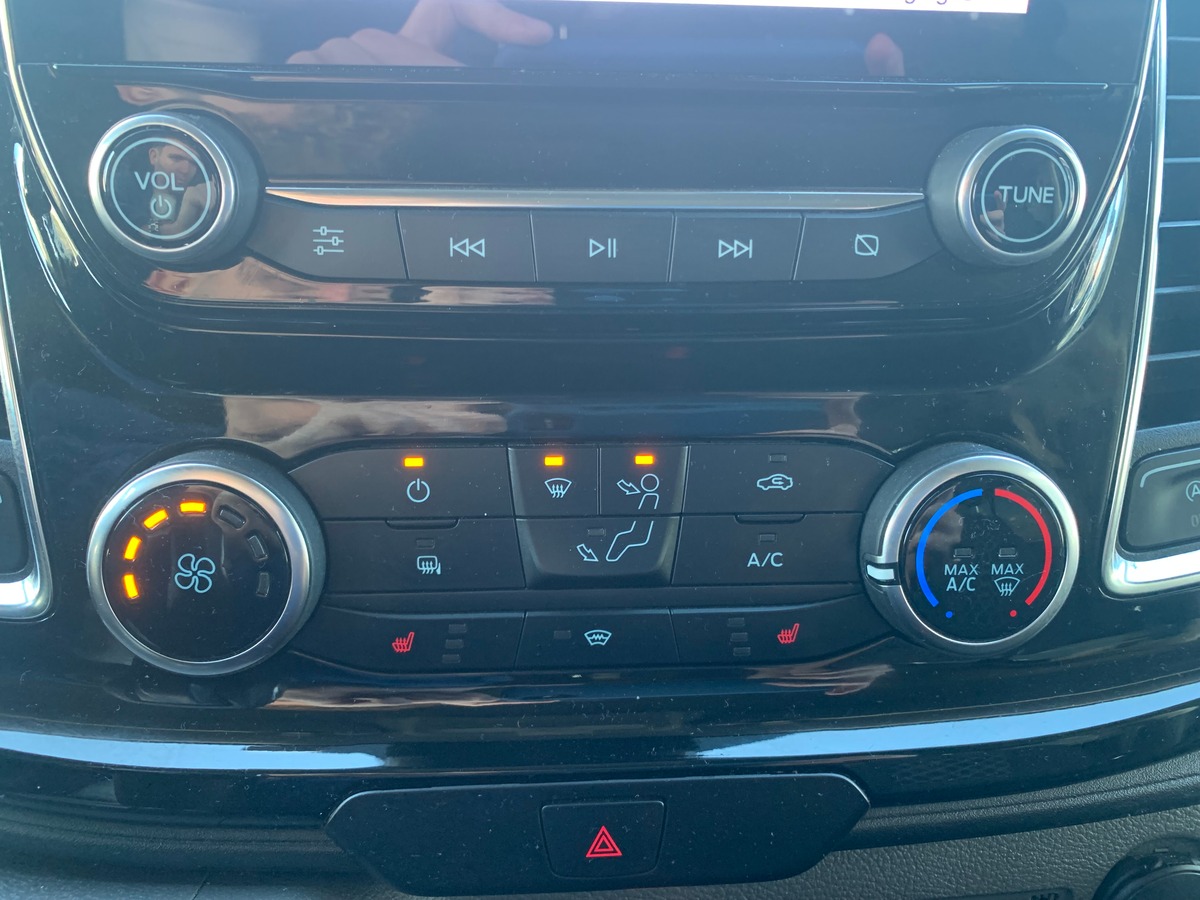 Ford TRANSIT CUSTOM 170 ch | 5 Places | TVA Récupérable