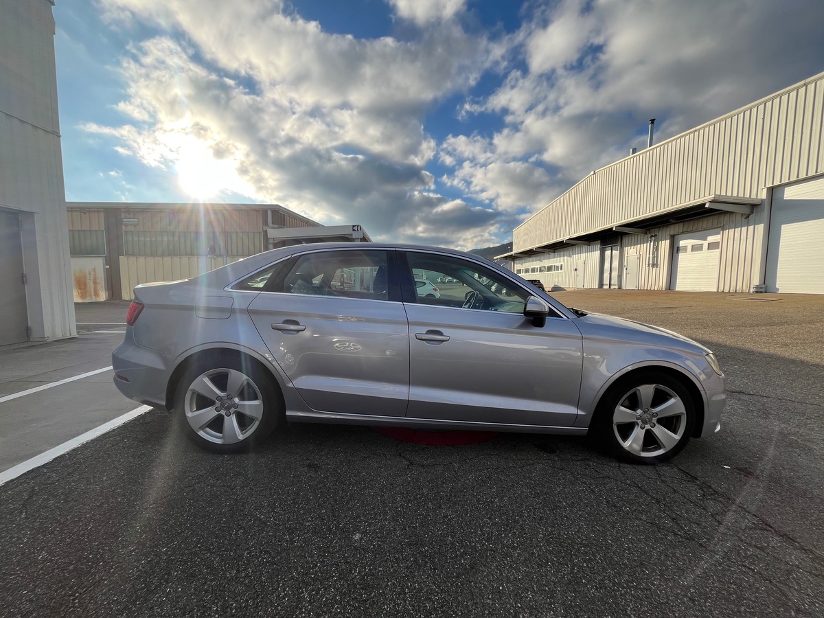 Audi A3 Limousine 1.6 TDI 110cv, Suivi entretien complet, courroie de distrib. OK, sièges chauffants