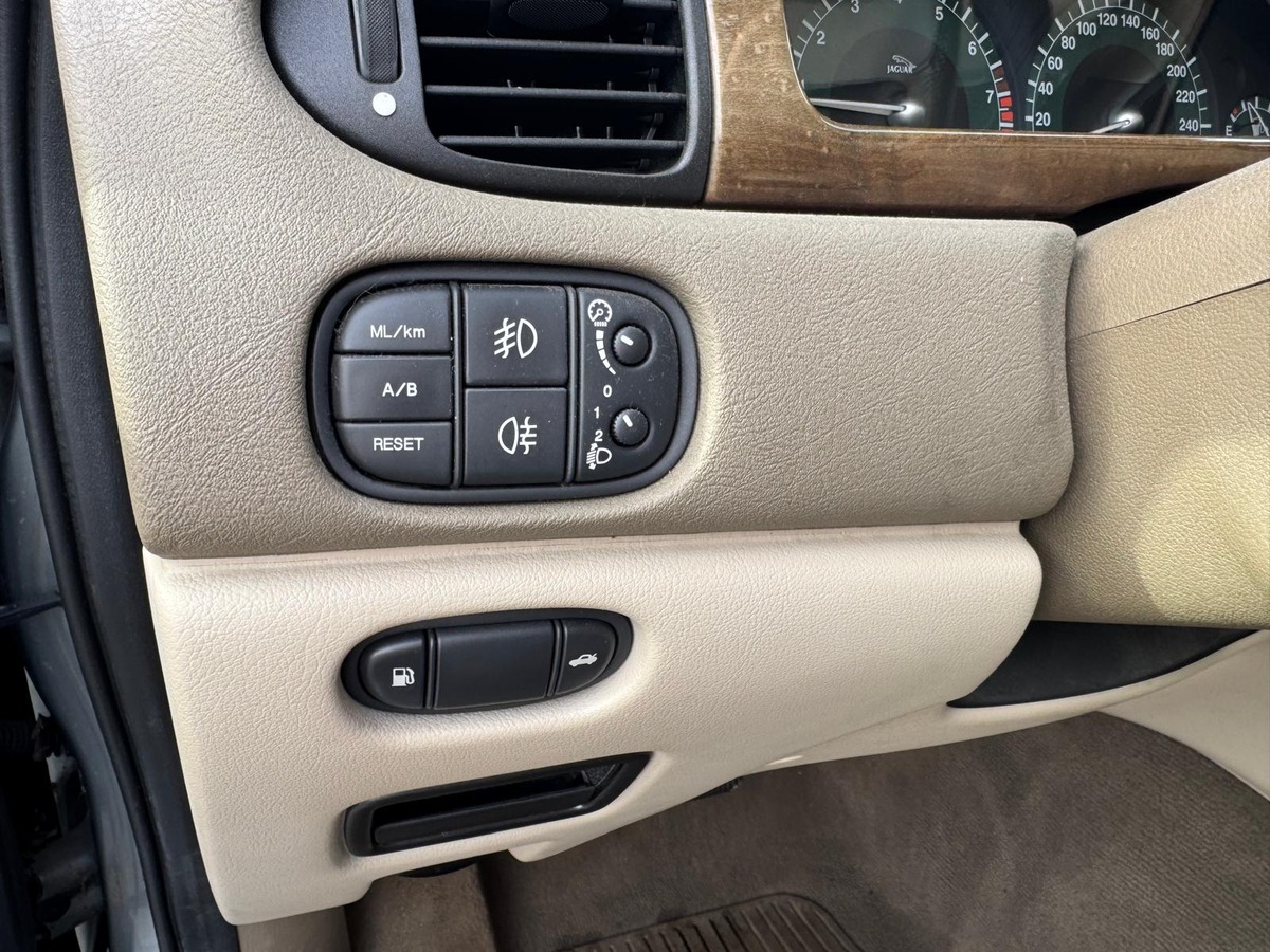 Jaguar S-Type 3.0 V6