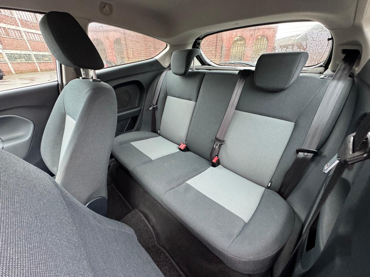 Ford Fiesta 1.4 TDCi 68 Ambiente - Révisée - Garantie