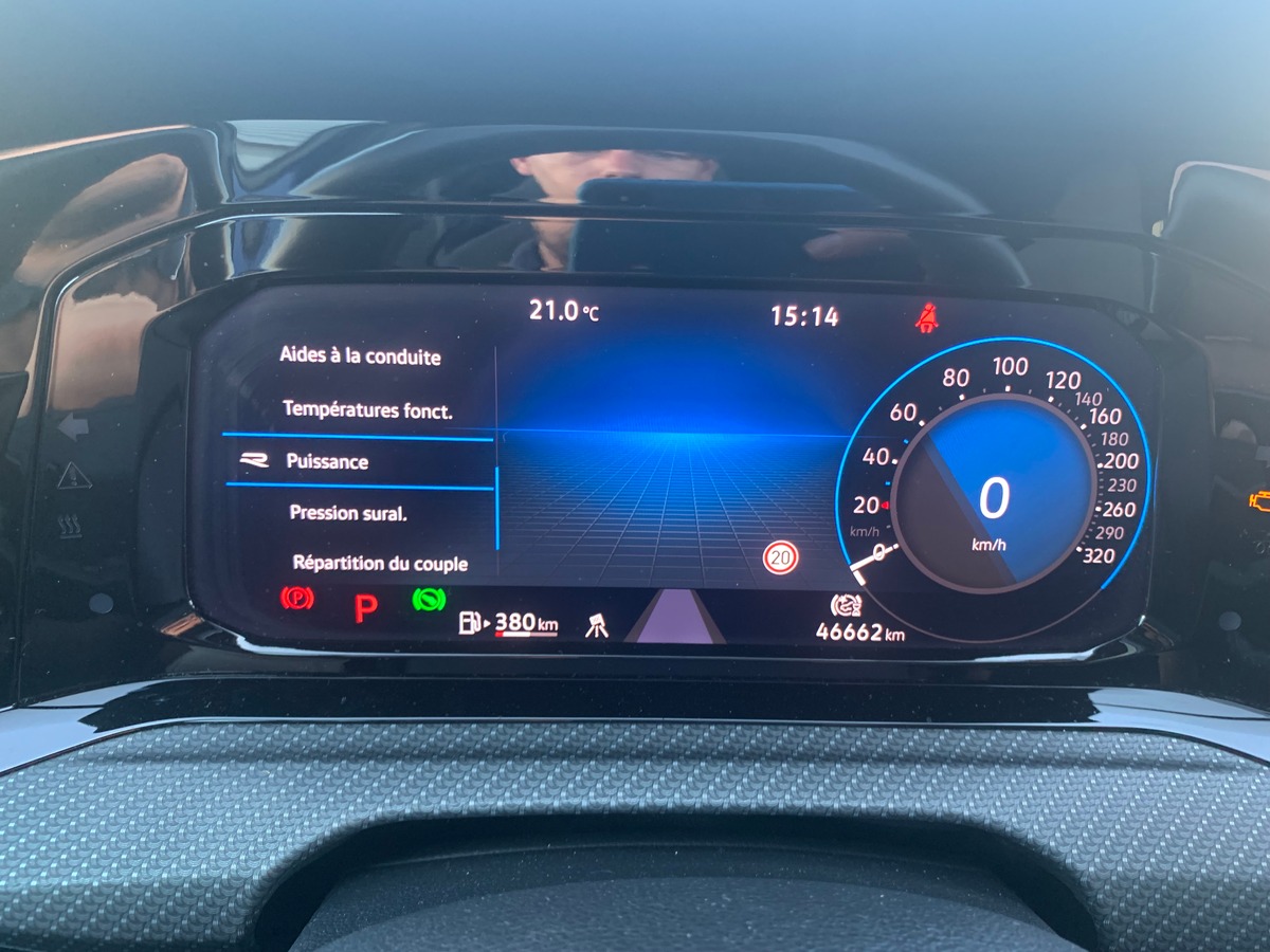 Volkswagen GOLF 8 320 chevaux | R | Toit ouvrant | Caméra de recul | Apple car play | GPS | Attelage