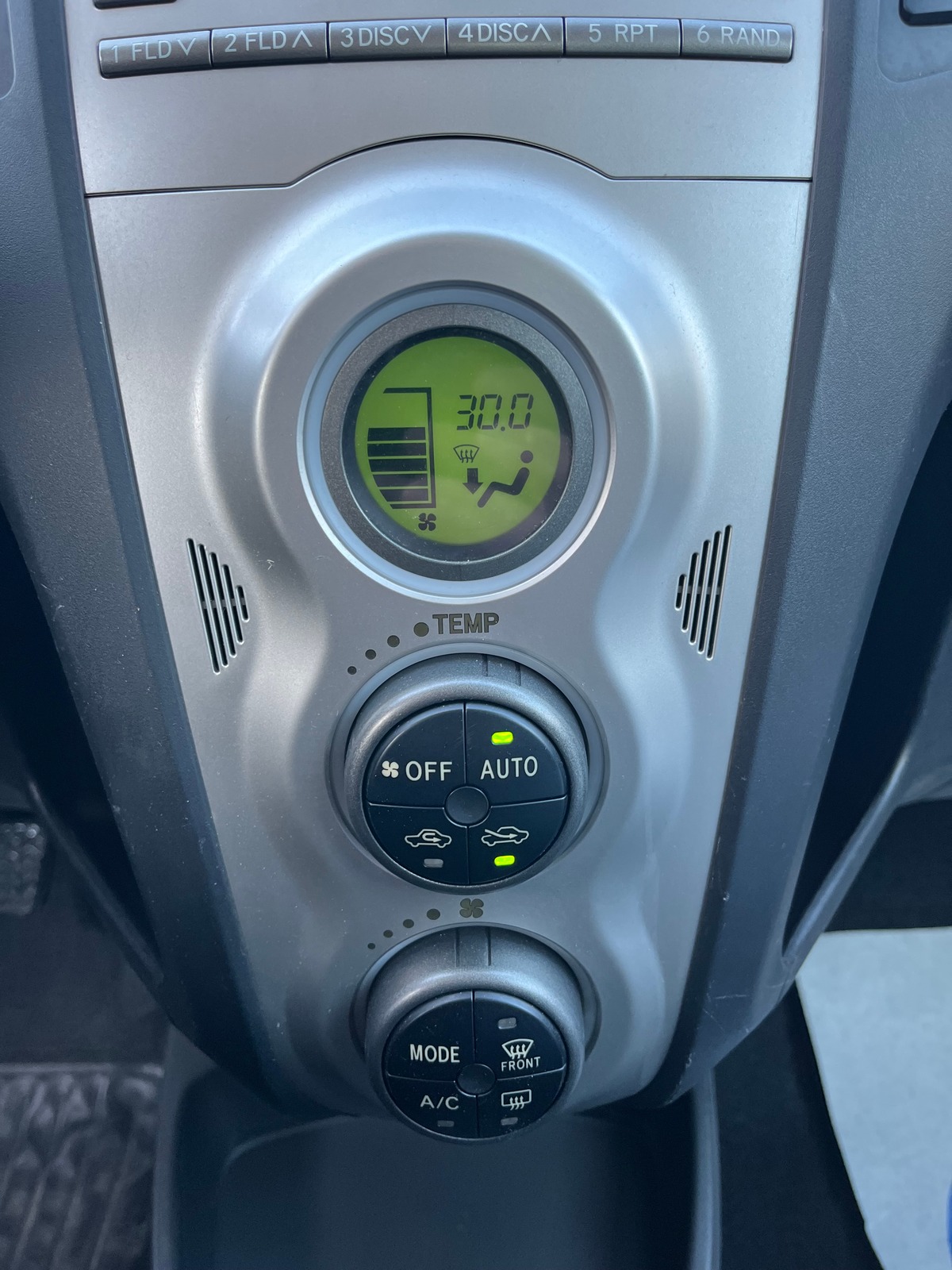 Toyota Yaris 2 1.3 VVTi 87 ch LUNA PACK