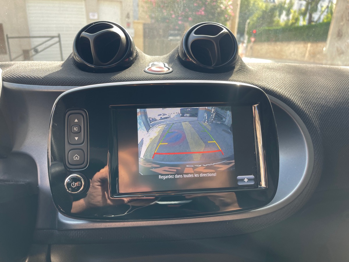 Smart FORTWO 90 CV / Gris Mat / Prime / Jantes Noires / Toit Panoramique / Caméra