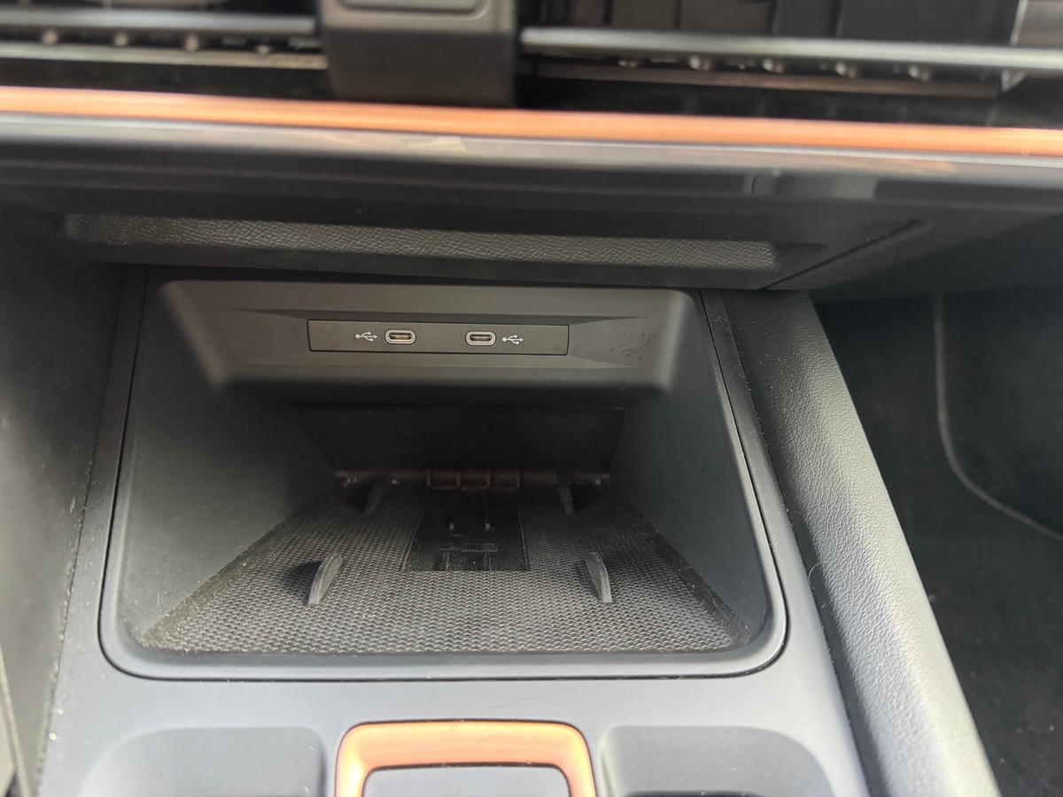 Cupra FORMENTOR E-HYBRID 204 | V | Pack Audio SENNHEISER | JA 19 Sandstorm cuivrées | Caméra Recul