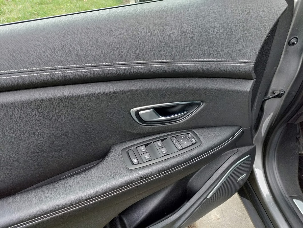 RENAULT Grand Scenic IV 1.7 Blue dCi 150 Business Intens 7 PLACES