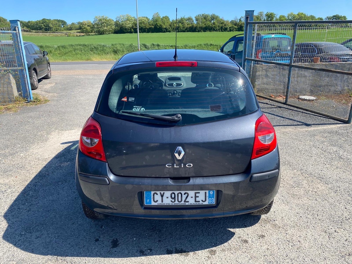 RENAULT Clio III 1.2 tce 100cv faible kilométrage d’origine 