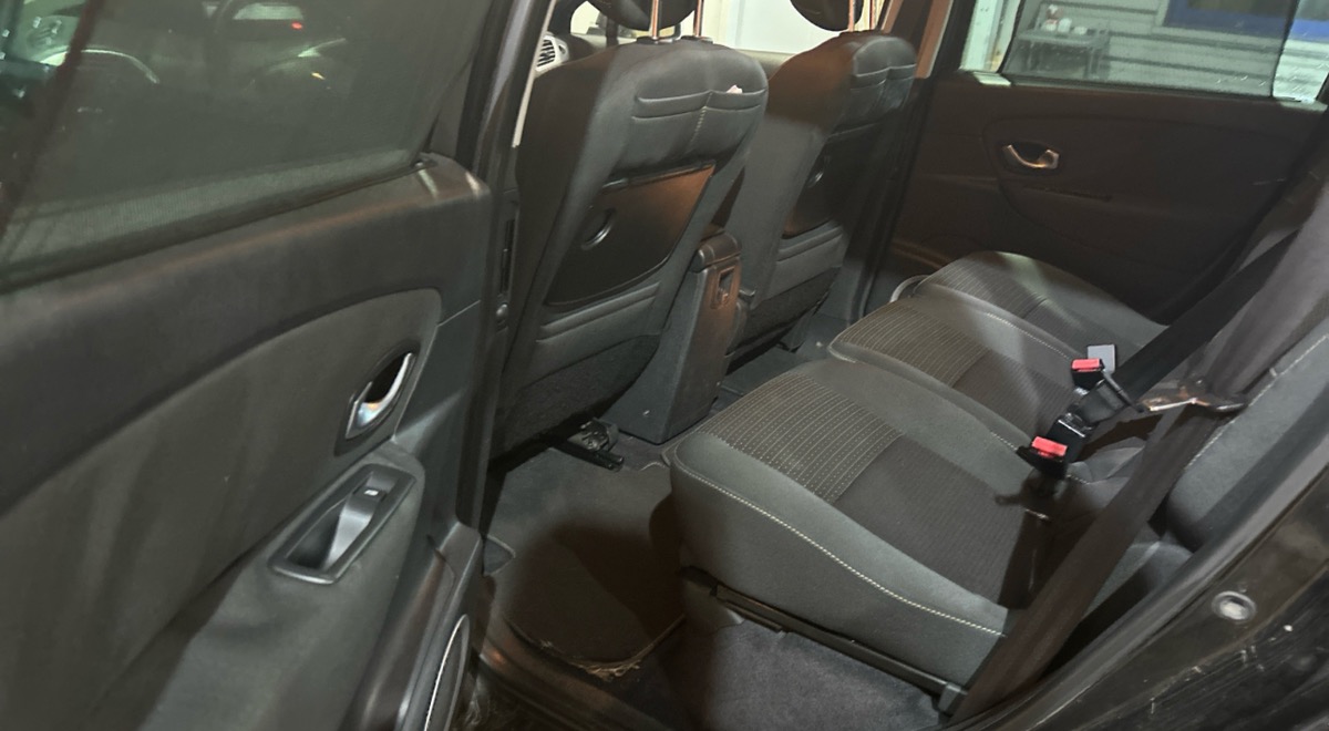 RENAULT Scenic III 1.9 dci