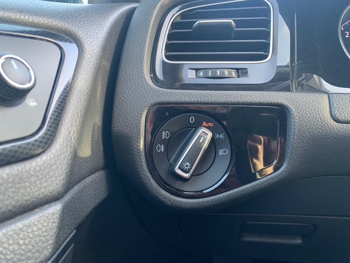 Volkswagen Golf 150 | Carat | JA 18" Durban | Suspensions Sport | Régulateur vitesse et de distance