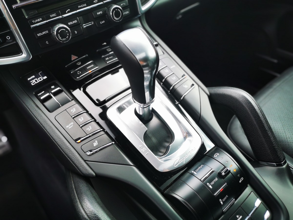 Porsche Cayenne HYBRID S 3.0 380 TO APPROVED ad