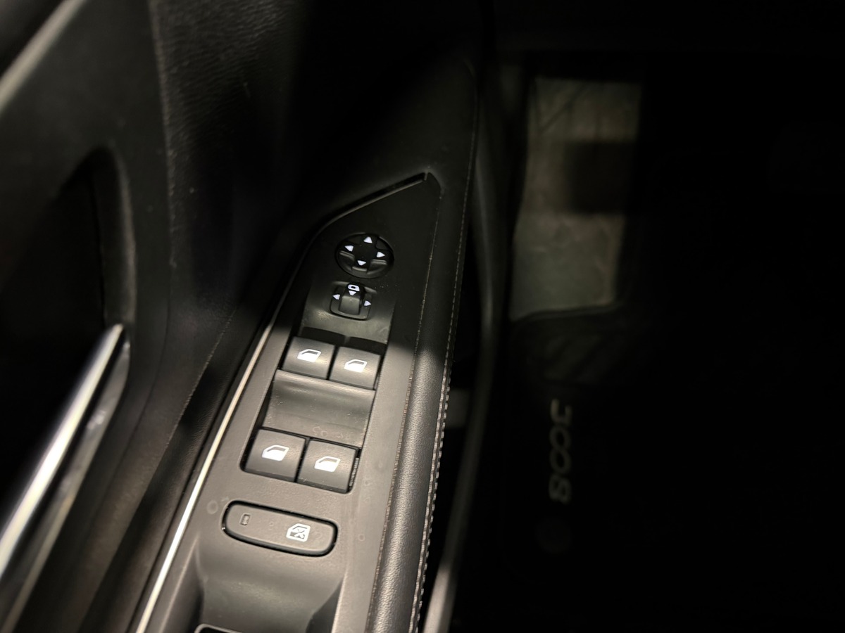 Peugeot 3008 1.5 hdi Allure Cock Pit / Hayon Electrique / Carplay Android / Caméra de Recul