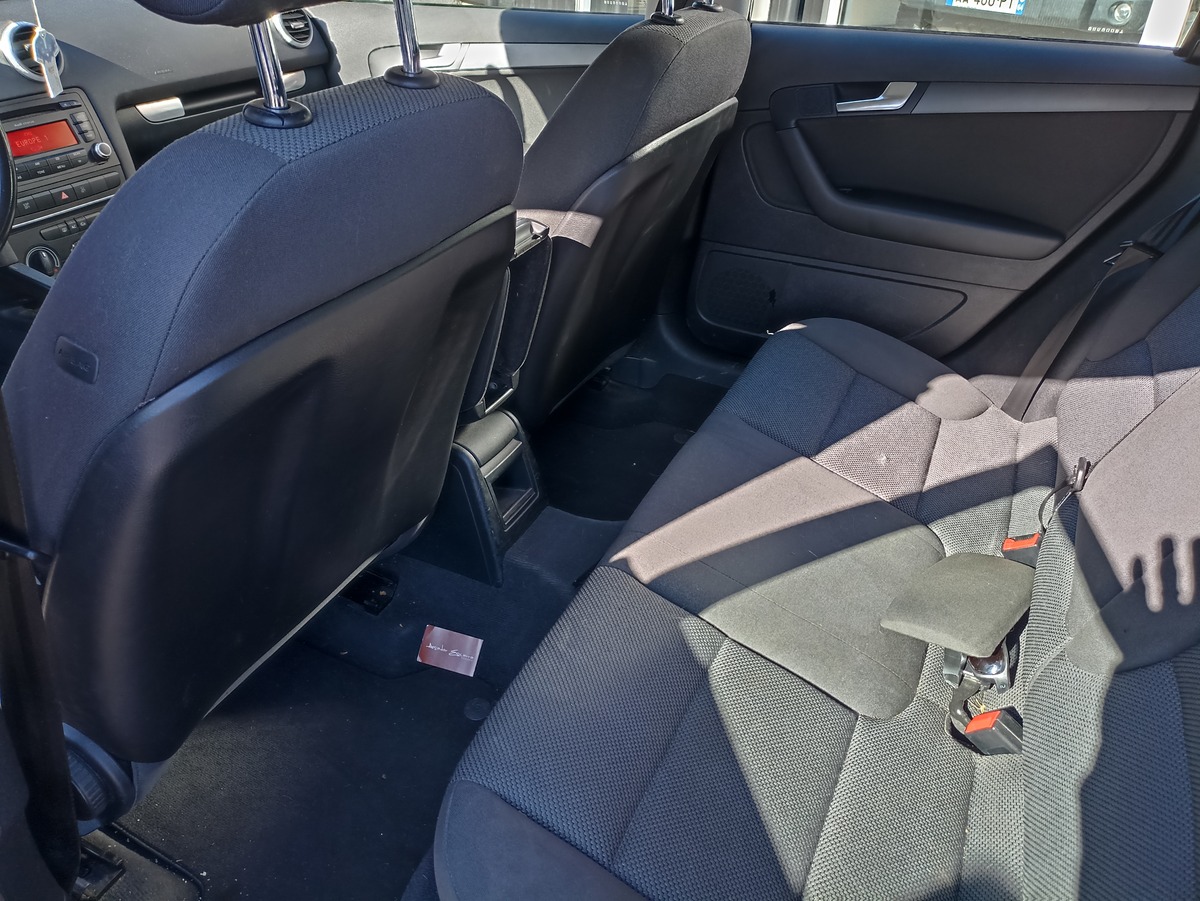 Audi A3 1.6 tdi 105 AMBIENTE SPORTBACK