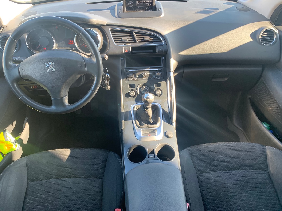 Peugeot 3008 115 ch | ACTIVE | GPS | Radar stationnement arriére | Toit Panoramique | Bluetooth