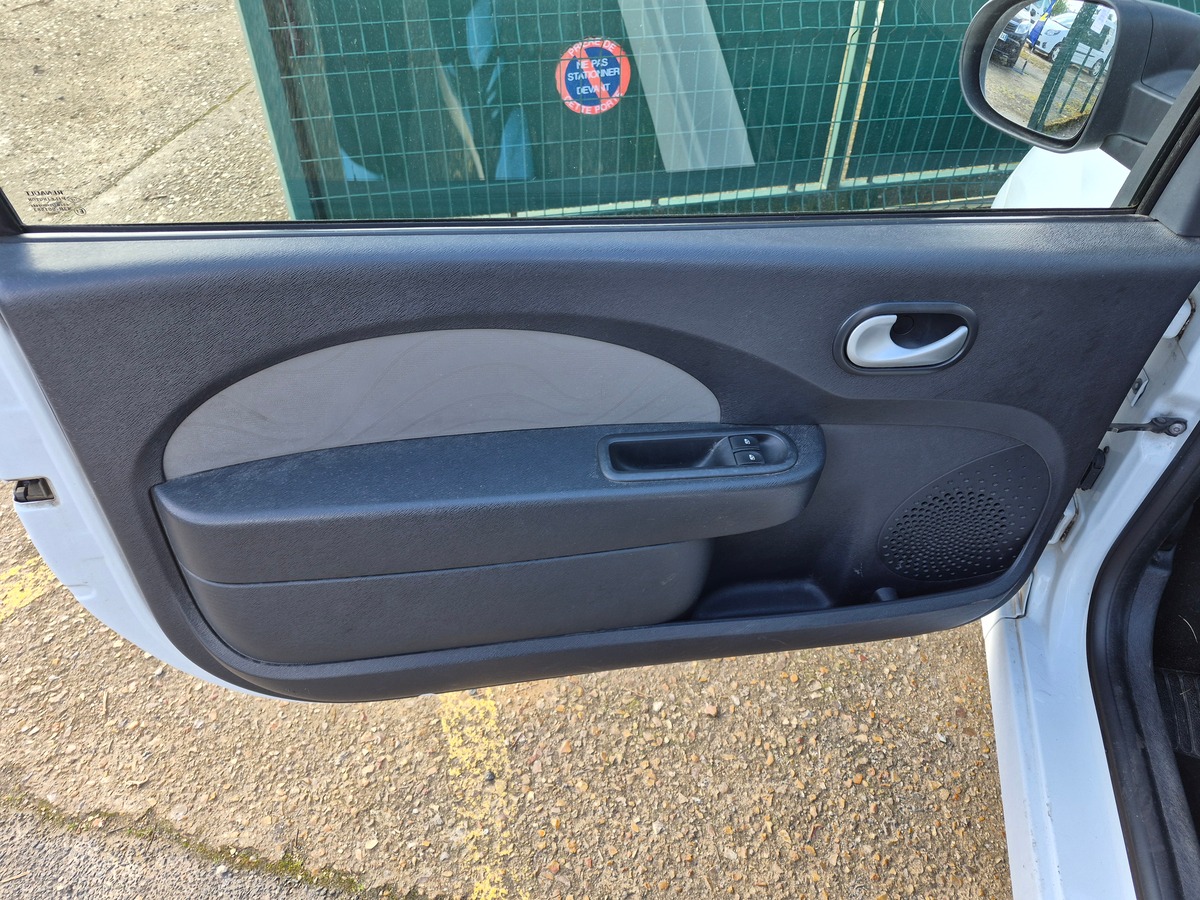 RENAULT Twingo II 1.2 16V LEV ACCESS