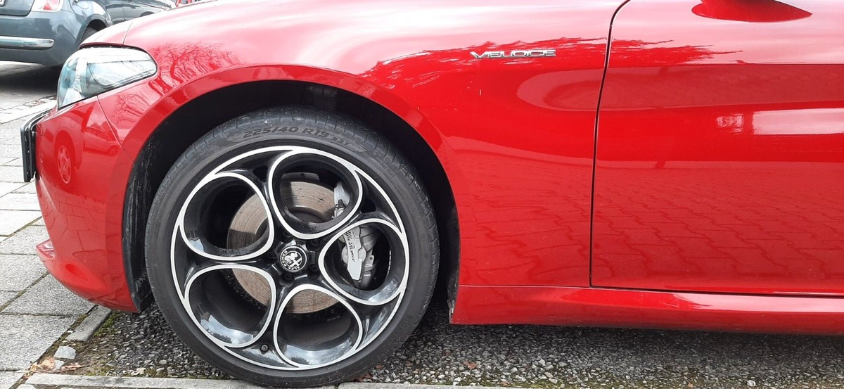 Alfa Romeo Giulia 2.0 TB 280ch Veloce Q4 AT8 MY22 / toit ouvrant / Harman Kardon