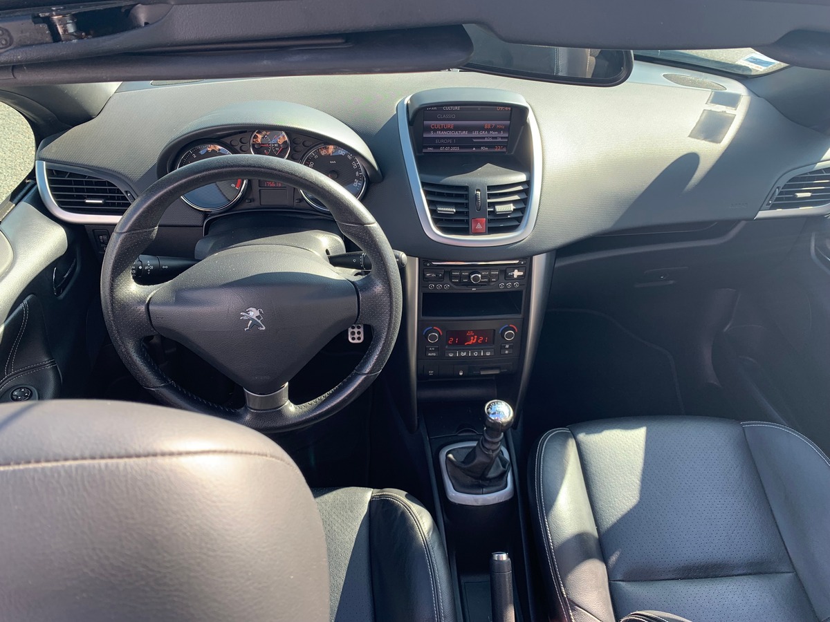 Peugeot 207 CC 110 ch | FELINE | GPS |  Bluetooth | Régulateur vitesse | Radar recul | Sièges sport