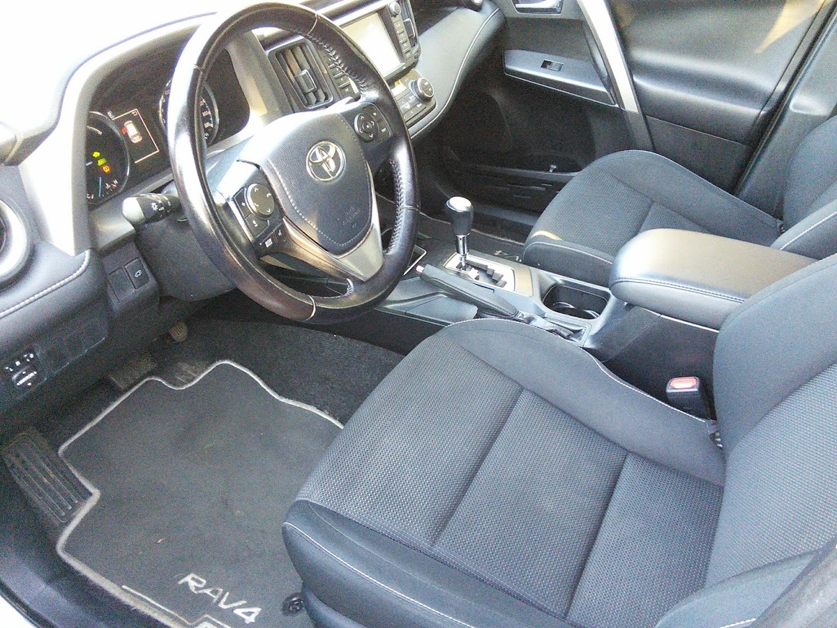 Toyota RAV4 hybride 2.5 VVTi 197 dynamic 2wd 155 cv Boîte auto