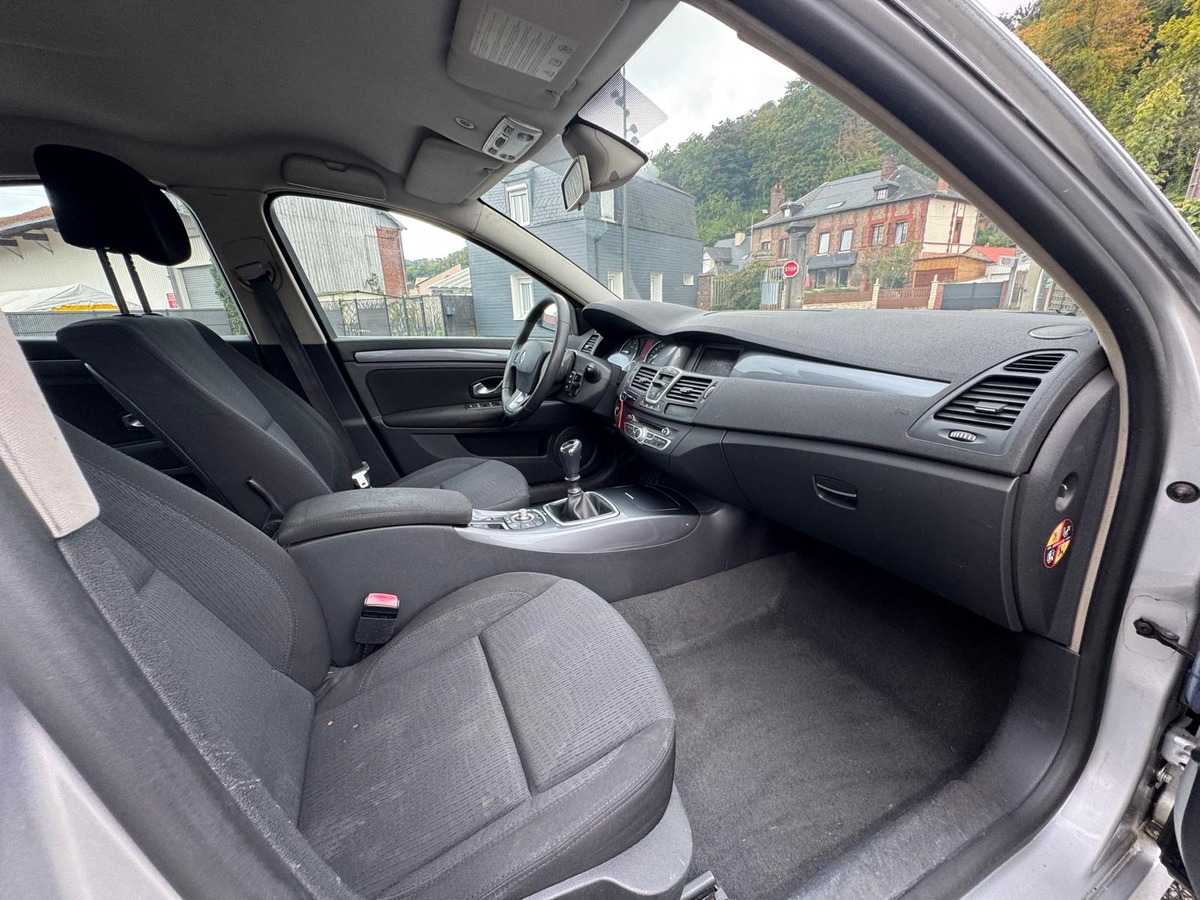 RENAULT Laguna III 1.5 dCi Black Edition - Révisée - Garantie