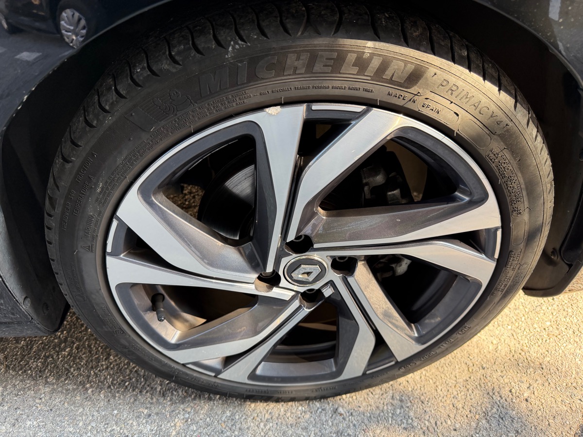 RENAULT Clio V  1.3 TCE 130 CV / RS LINE / Carplay / Caméra de recul /Full Black /KM Réel/ Son Focal