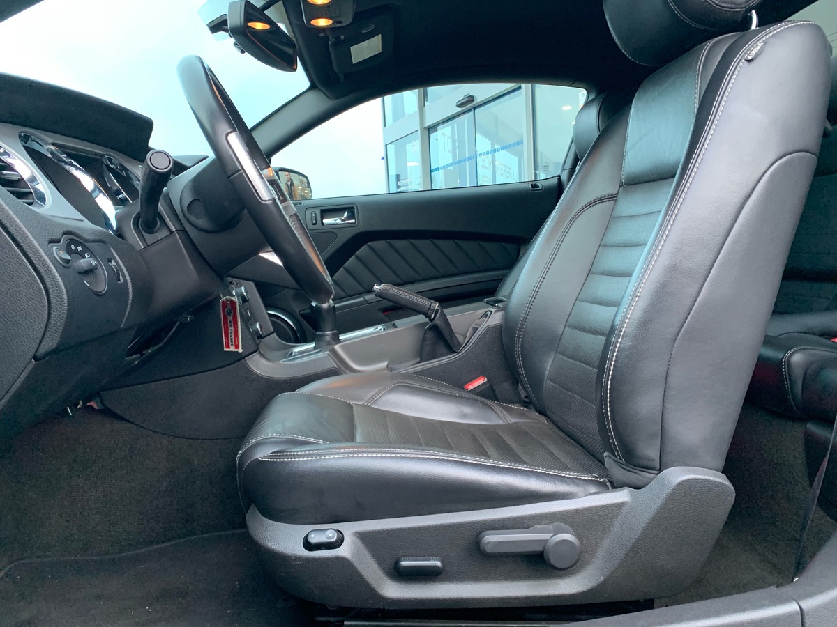 Ford Mustang 305 ch | Reprogrammation Ethanol | Intérieur cuir | Siéges avant chauffants