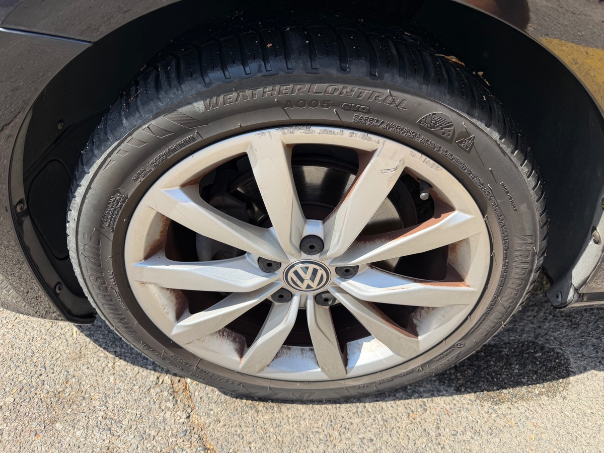 Volkswagen Golf VII SW 1.6 TDI 110 CV / Carat + / Toit Ouvrant / intérieur Cuir / Caméra