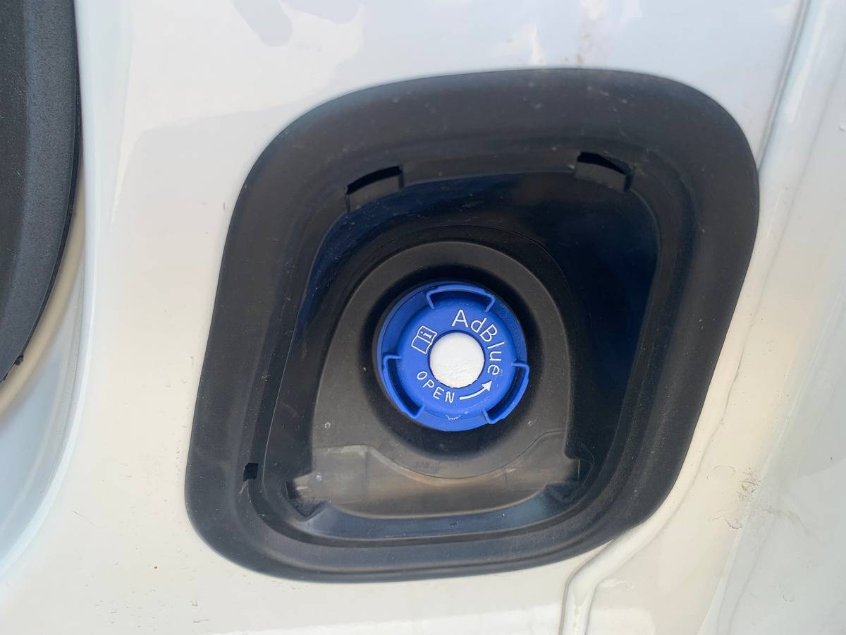 Toyota ProAce 122 ch | Business | Medium | 3 Places | Régulateur vitesse | GPS | Bluetooth | Radar