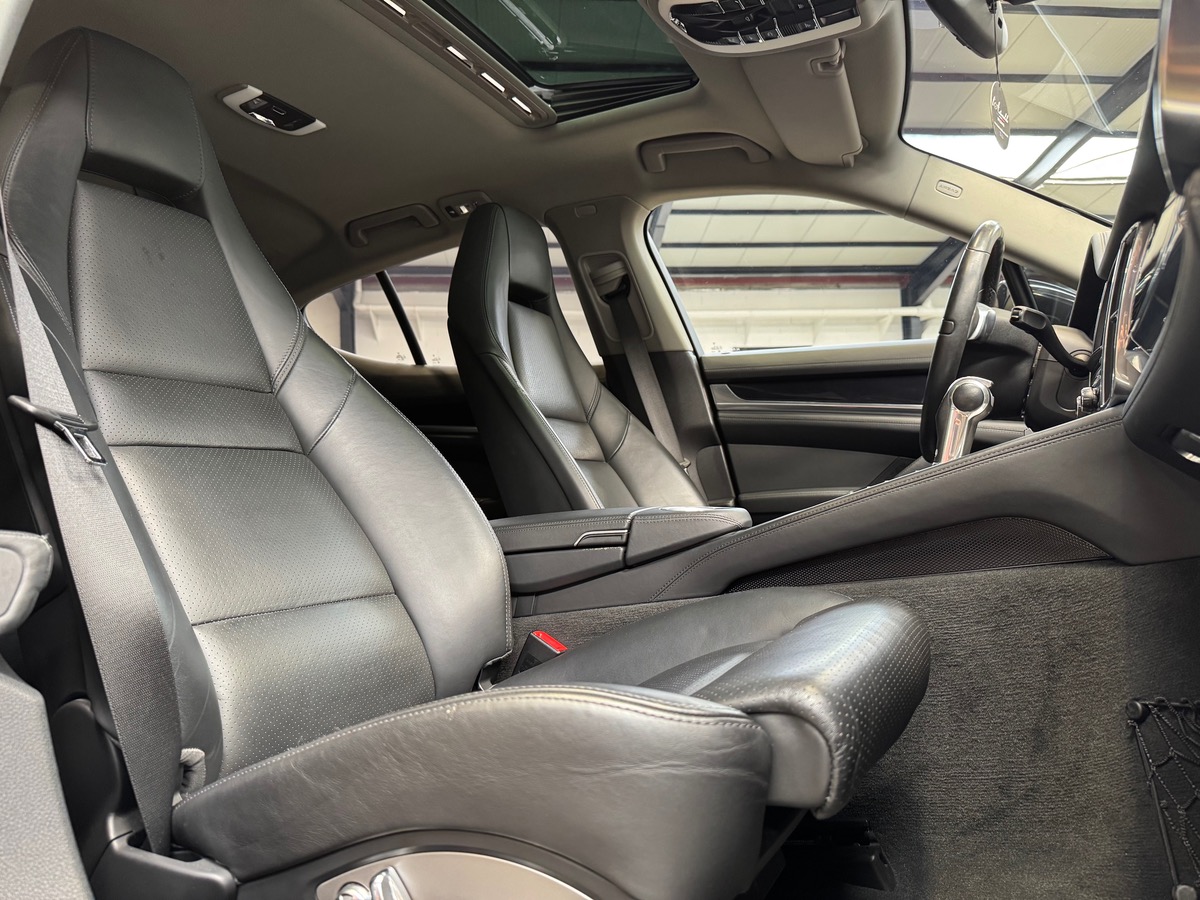 Porsche Panamera 4S V8 400CV PDK FR TO/CHRONO/PDLS/ATTELAGE ENTRETIENS COMPLET CONSTRUCTEUR