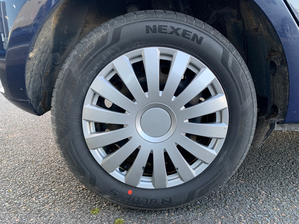 Dacia Sandero 75 ch | Régulateur limiteur de vitesse | Roue de secours galette + cric |  Bluetooth