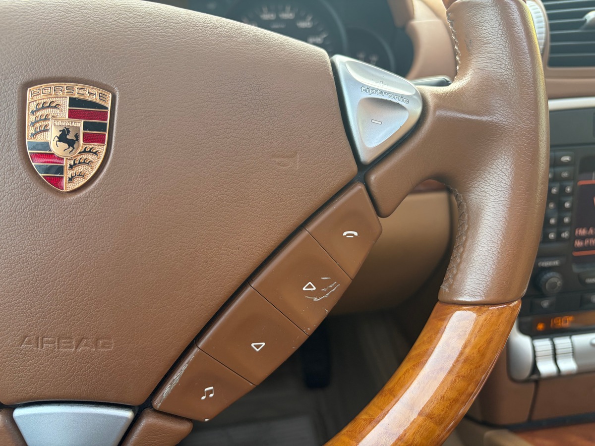 Porsche Cayenne 3.2 V6 250cv Boîte auto SIÈGE ÉLECTRIQUE - TOIT OUVRANT -  CLIMATISATION AUTOMATIQUE