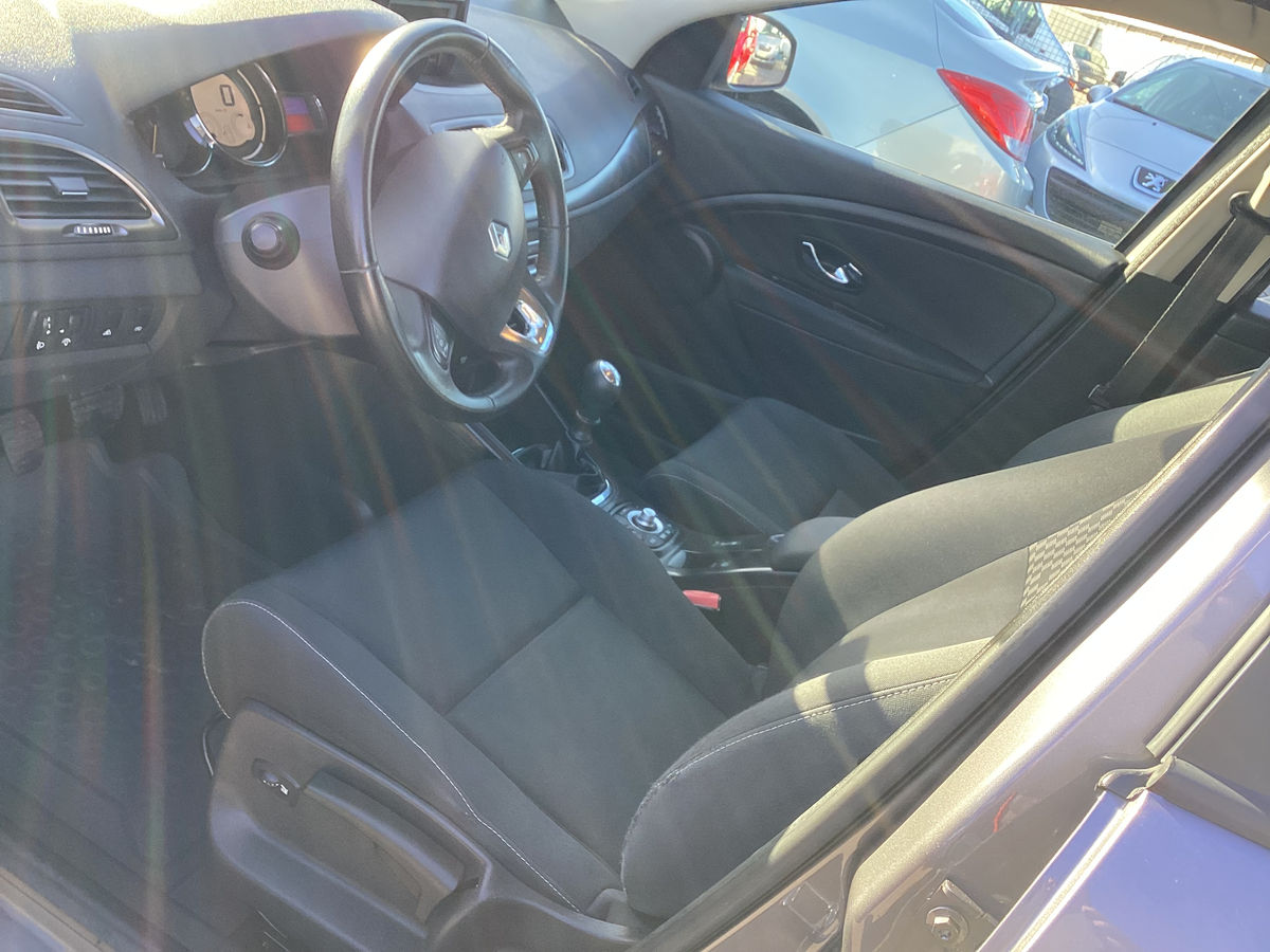 RENAULT Megane 1.2 Paris