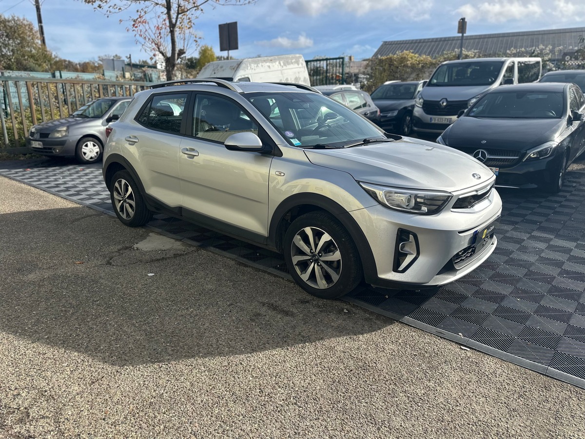 Kia Stonic Phase 2 1.0 T-GDi 100 cv EN TRÈS BON ÉTAT - CAMÉRA DE RECUL - CARPLAY