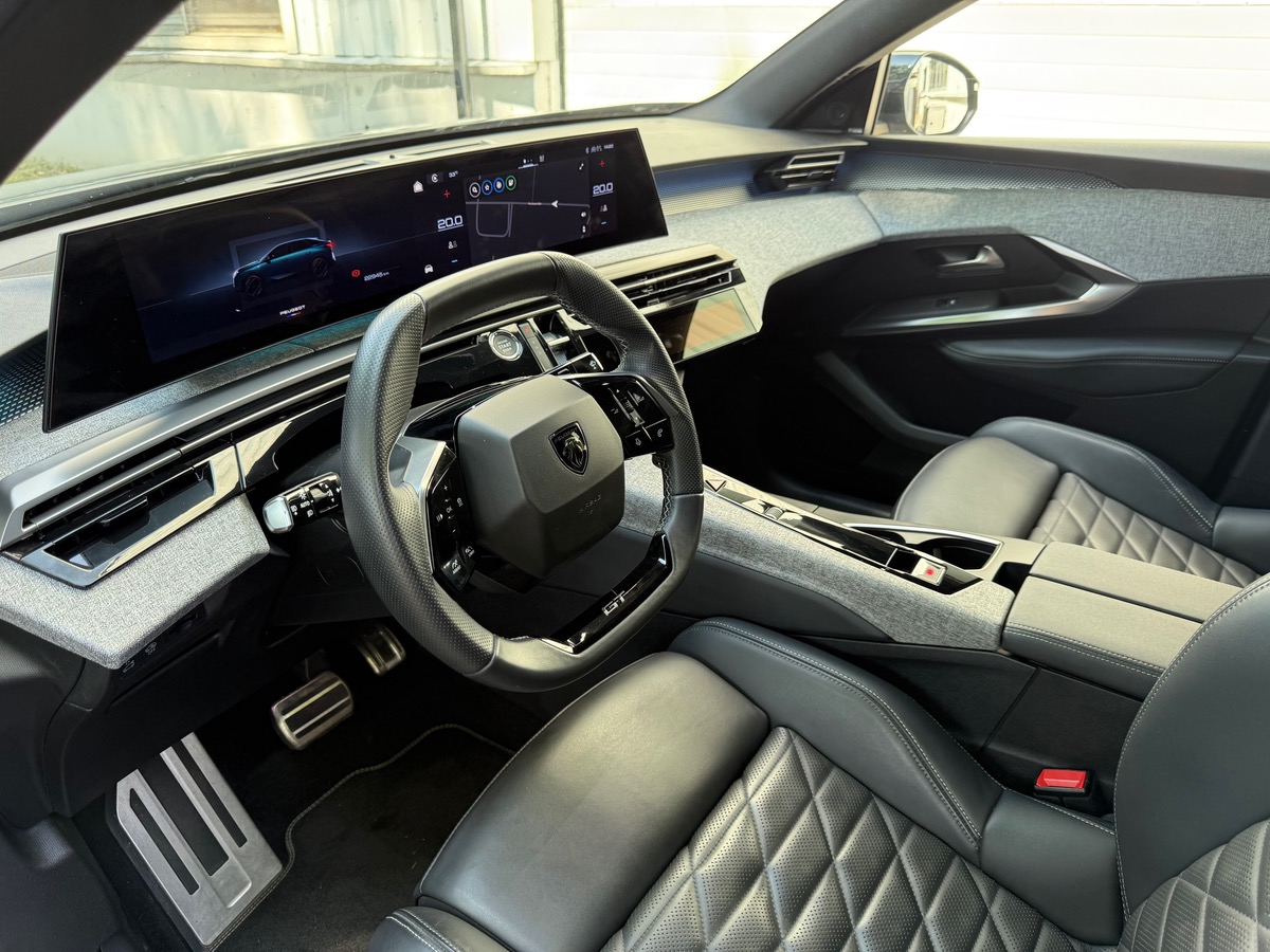 Peugeot 3008 Electrique 210 GT FULL OPTION Toit Ouvrant/Focal/S.Cuir Mass.Ventilés (E-3008)