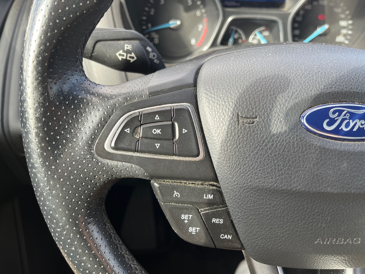 Ford Focus 1.0 Ecoboost 125ch ST LINE, Caméra de recul,  GPS, radars AV et AR, Clim Auto bizone