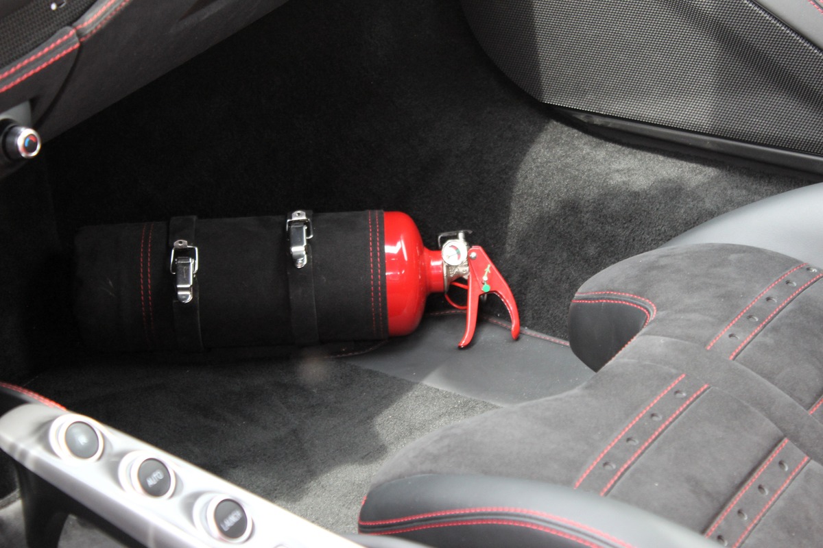 Ferrari F8 Tributo COUPE 3.9 DCT V8 BiTurbo 720 ch 1ère MAIN  ROSSO SCUDERIA - ORIGINE FRANCE