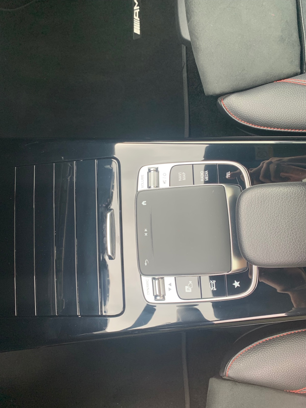 Mercedes-Benz Classe A 225 ch | AMG LINE | Toit ouvrant panoramique | Eclairage d'Ambiance | 4 MATIC