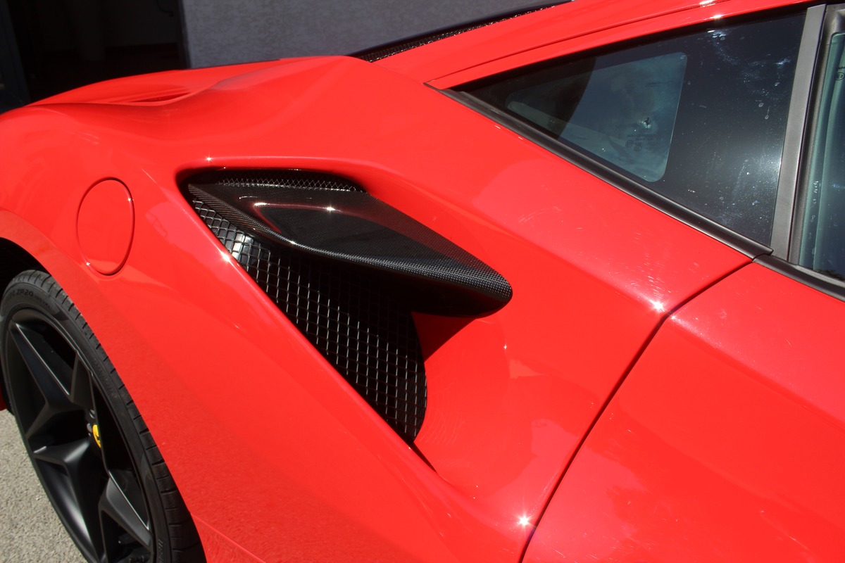 Ferrari F8 Tributo COUPE 3.9 DCT V8 BiTurbo 720 ch 1ère MAIN  ROSSO SCUDERIA - ORIGINE FRANCE