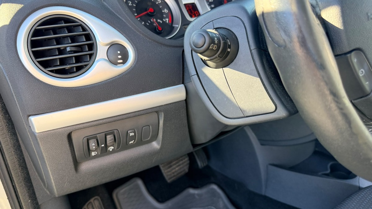 RENAULT Clio III 1.6 110cv Dynamique confort - Boite automatique - Garantie
