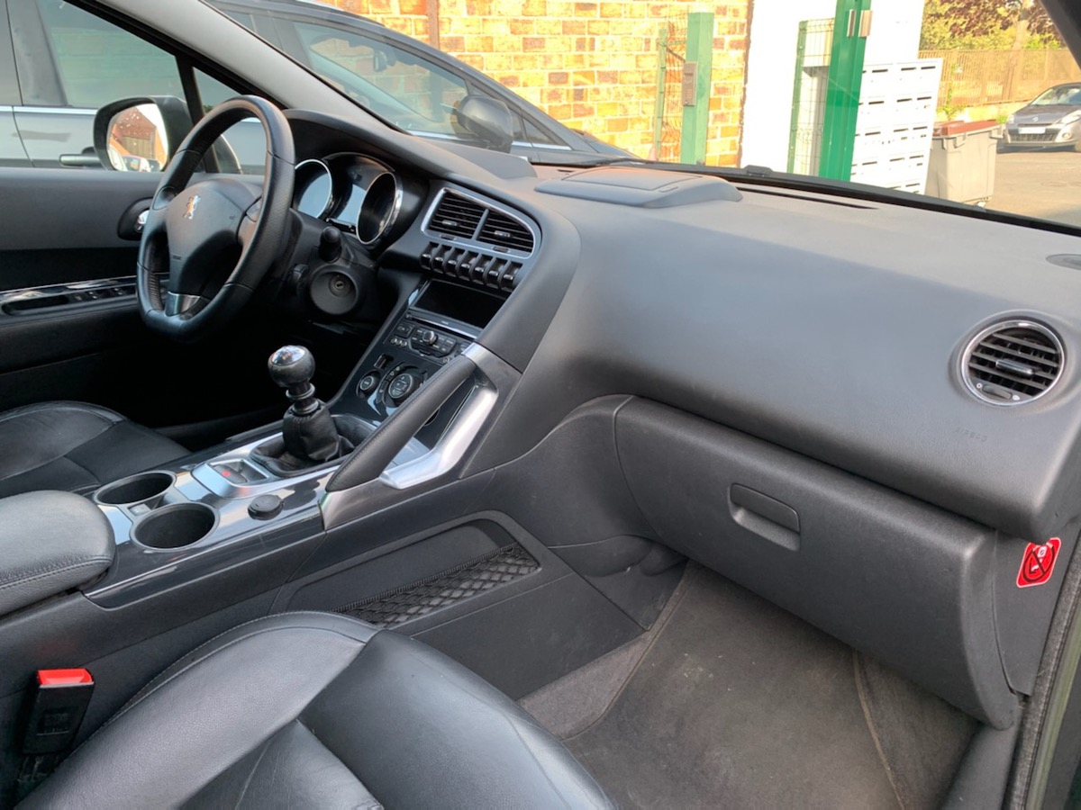 Peugeot 3008 2.0 HDI 150 CV félines 1r  main 4XCBL