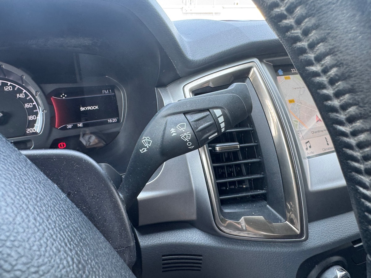 Ford Ranger 200 chevaux | Limited | Double Cabine | 5 places | GPS | Régulateur vitesse | Hard Top
