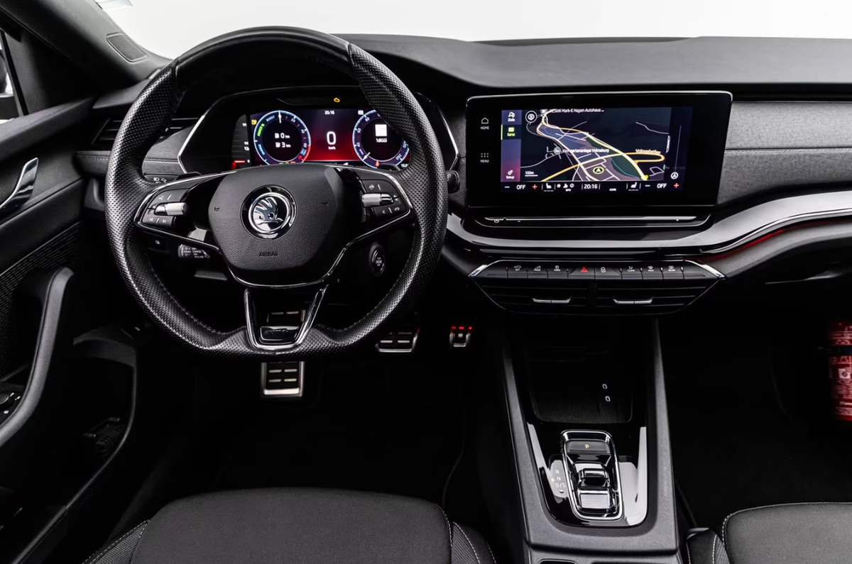 Skoda Octavia Combi IV 1.4 TSI PHEV iV 204ch Sportline DSG6e Hybride/Toit ouvrant/Feux matrix