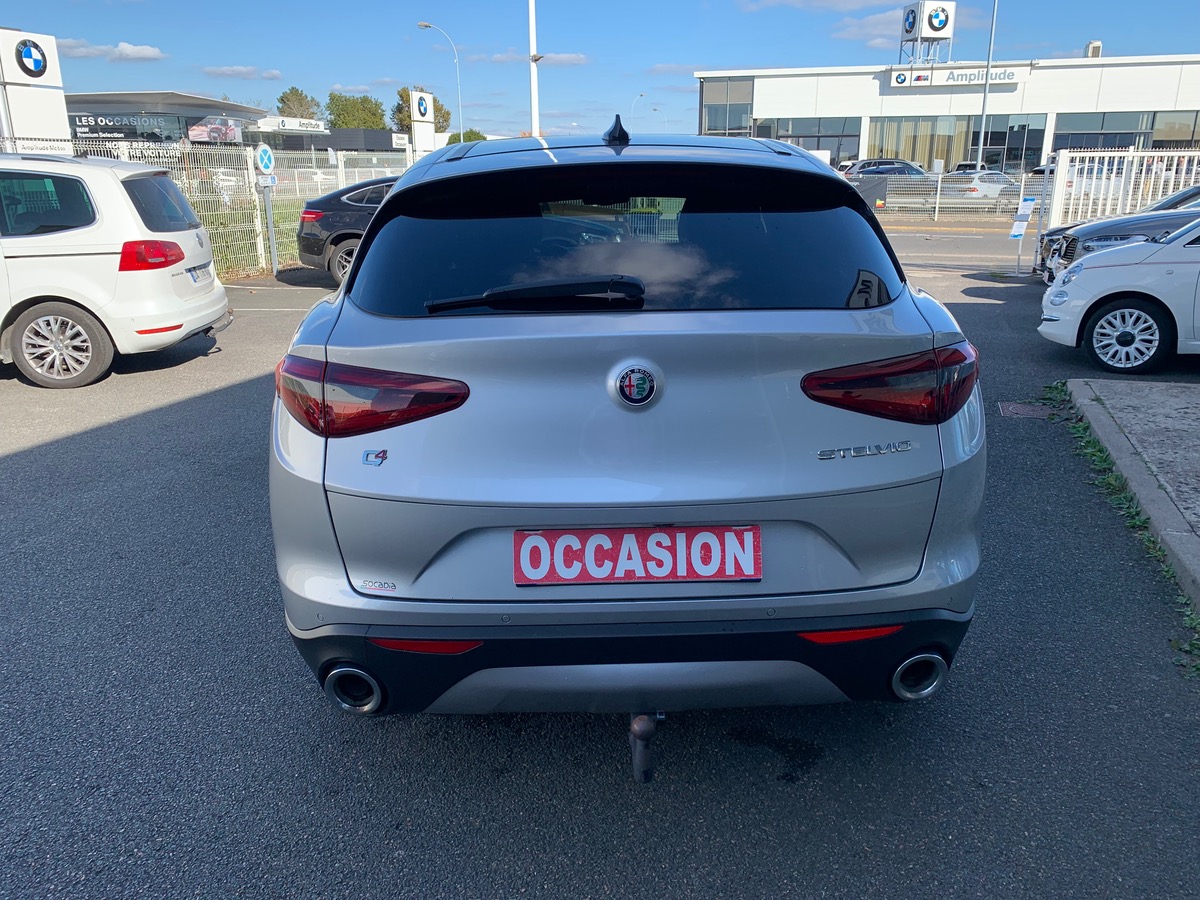 Alfa Romeo Stelvio 210 | Turismo | Toit ouvrant Panoramique | Attelage | Jantes 20" | Caméra recul