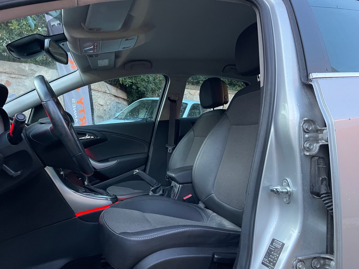 Opel Astra 1.4 T i 140 CV Turbo / Boîte Auto / Radar Arr/ Clim Auto / 5 Portes