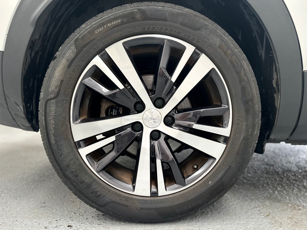 Peugeot 3008 1.2 PureTech 130ch S&S GT Line / Entretien complet Peugeot / Distribution neuve
