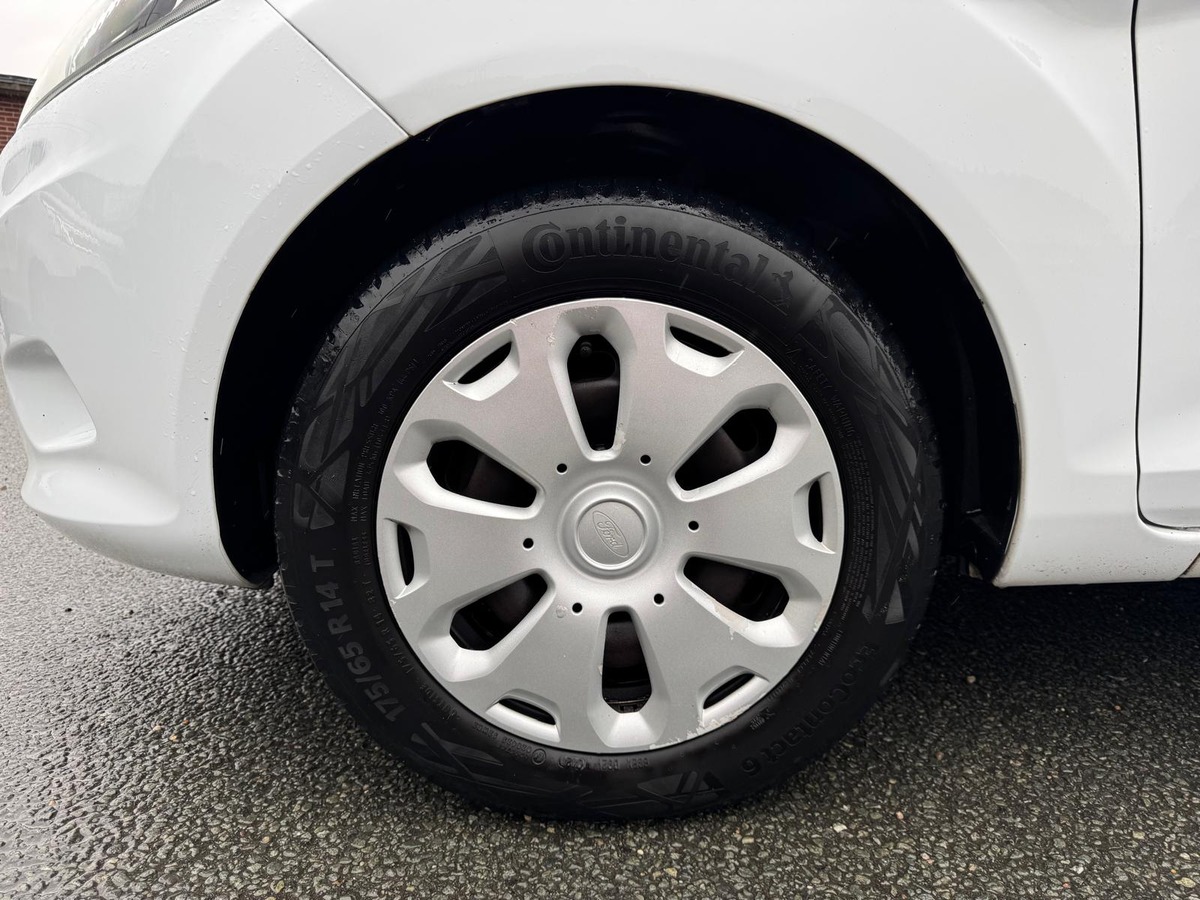 Ford Fiesta 1.4 TDCi 68 Ambiente - Révisée - Garantie
