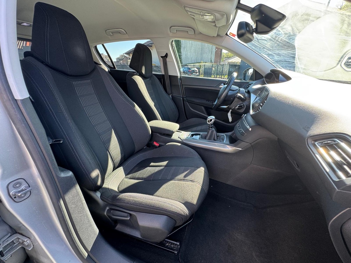 Peugeot 308 1.6 Blue-Hdi 120cv Allure - Garantie - première Main