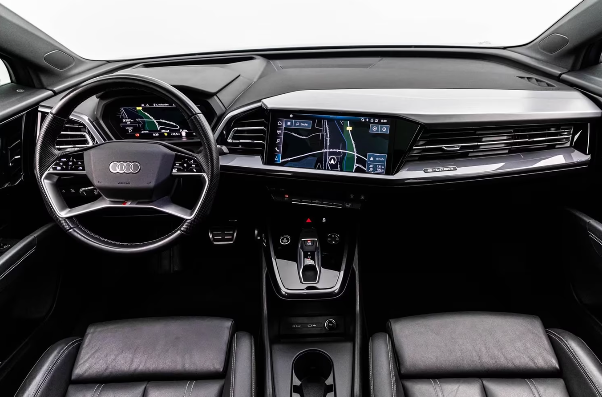 Audi Q4 e-tron 45 e-tron 265ch quattro S line/Toit ouvrant/Attelage