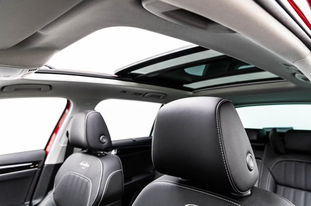 Skoda Superb Combi III 2.0 TDI 200ch SCR Laurin&Klement 4x4 DSG7 Toit ouvrant Canton Attelage