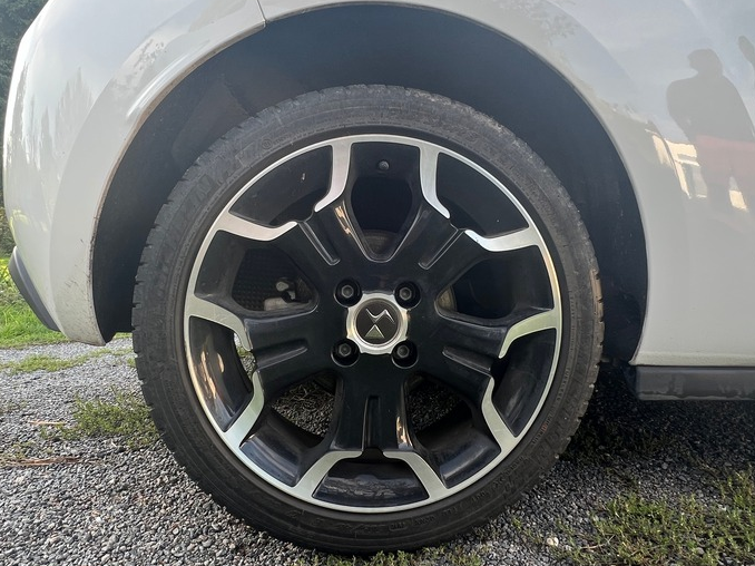 Citroën DS3 1.2 Puretech 130 ch  Finition SPORT - Aucun frais à prévoir - Historique Complet